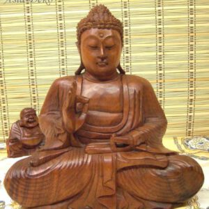 Schön geschnitzter Buddha aus Holz 2042